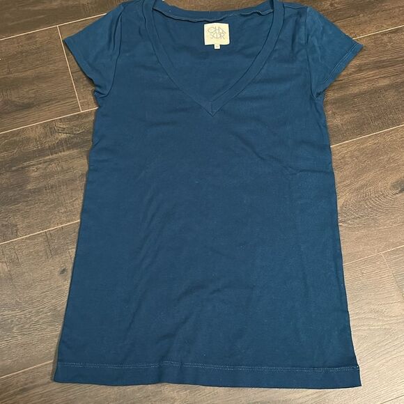 NWOT - Chaser V-Neck Tees - Size Medium - Picture 2 of 8